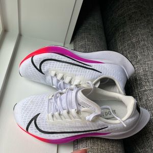 Nike Air Zoom Pegasus 37 - White/Hyper Violet/Spruce Aura/Flash Crimson